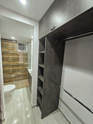 Shower, towels, soap, toilet paper - Cozy apartment south of Cali (Cali)
