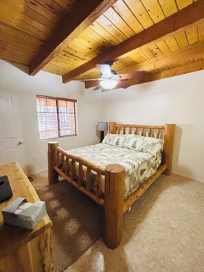 2 makuuhuonetta, tallelokero huoneessa, ilmainen Wi-Fi, vuodevaatteet