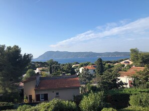 Exterior - Breathtaking sea view,T3, for 6 , pool,  parking (Saint-Mandrier-sur-Mer)