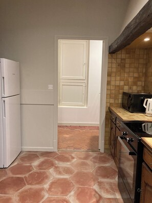 Mikrowelle, Ofen, Herdplatte, Geschirrspüler