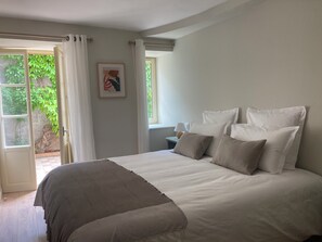 3 Schlafzimmer, Bügeleisen/Bügelbrett, WLAN, Bettwäsche