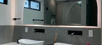 Modern AC 2 Home in Silicon 2025