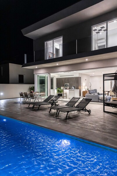 Villa Ixoria with Private Pools by ArcoCollection