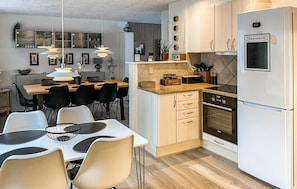 Fridge, microwave, dishwasher, coffee/tea maker