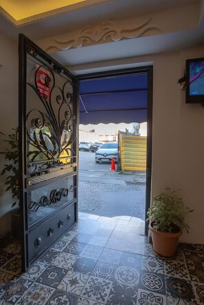 Exterior detail - Sofia Corner Hotel (Istanbul)