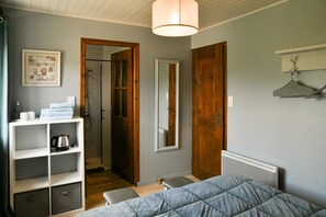 1 bedroom, free WiFi, bed sheets - B&B "Myosotis" with Mountain View, Shared Pool and Wi-Fi (Loisieux)