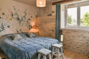 1 bedroom, free WiFi, bed sheets