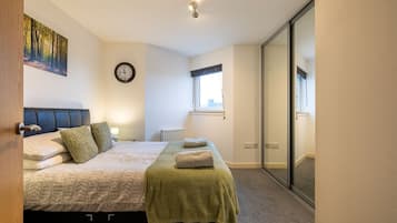 3 slaapkamers, een strijkplank/strijkijzer, wifi, beddengoed