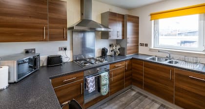 Dundee City centre apartment - 3 bedrooms sleeps 6