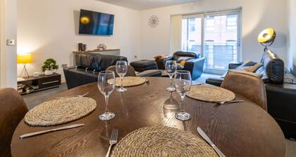 Dundee City centre apartment - 3 bedrooms sleeps 6