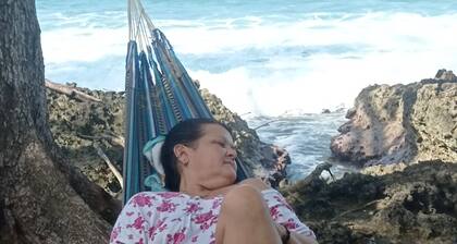 House coral beach hostel, in front of the caribbean sea, hammock area, swimming pool, bar, restaurant, bar, restaurant.