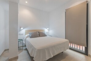 2 bedrooms, free WiFi, bed sheets - Apartment 'Room 3' with Wi-Fi and Air Conditioning (Torremolinos)