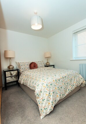 2 bedrooms, WiFi - Nay Apartment - Two Bedroom Apartment within 15mins walk to Coventry City Centre (Coventry)