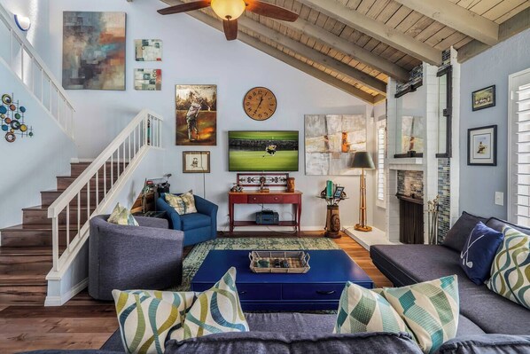 TV, fireplace, offices