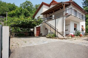 Exterior - Villa 'Chiara' with Mountain View and Private Terrace (Lumarzo)