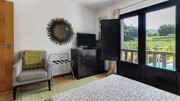 2 makuuhuonetta, silitysrauta/-lauta, ilmainen Wi-Fi, vuodevaatteet