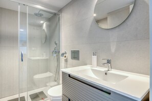 تجهيزات دش، مجففات شعر، مناشف