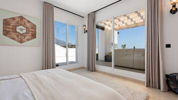 3 dormitorios, tabla de planchar con plancha, wifi gratis y ropa de cama