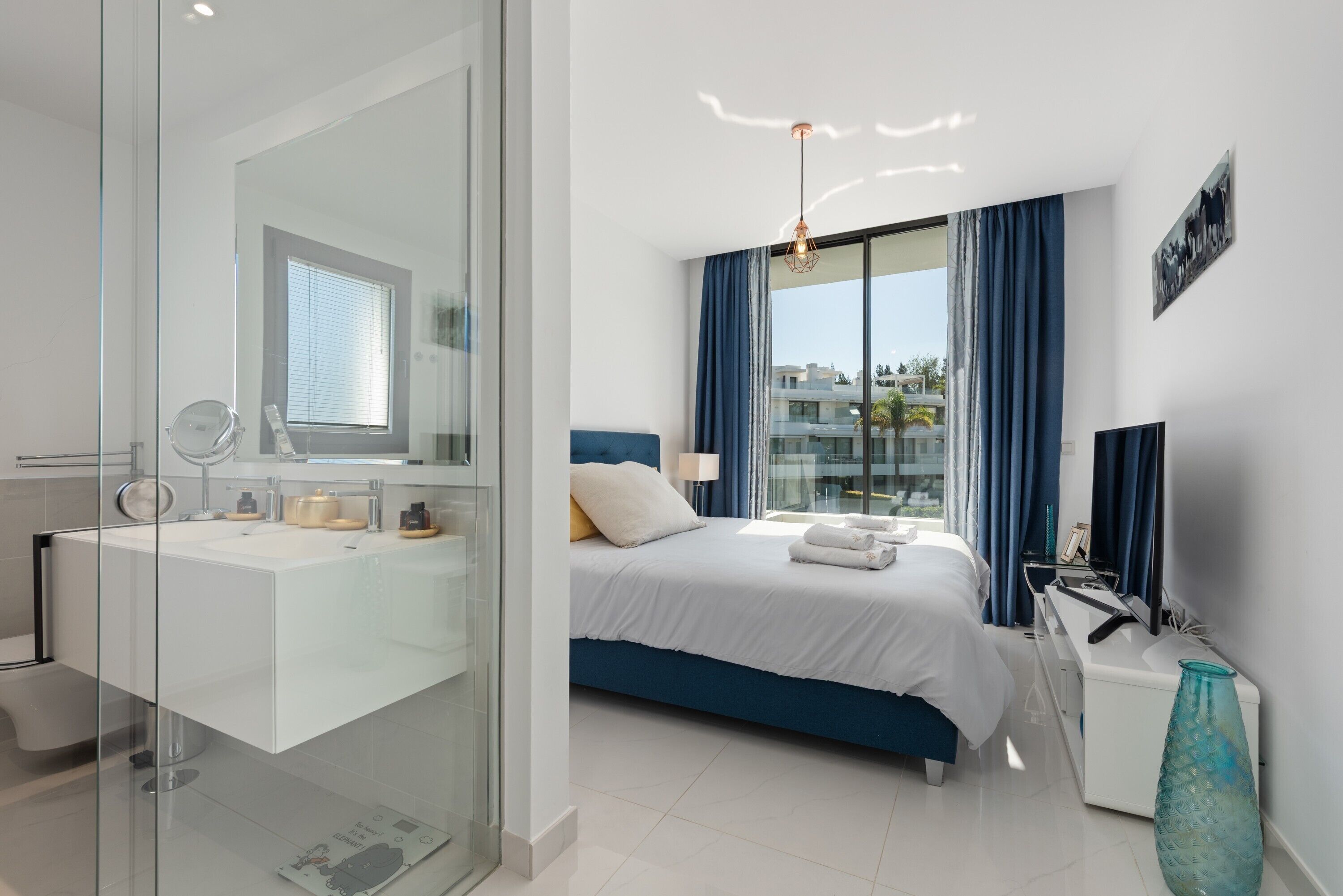 3 chambres, fer et planche à repasser, Wi-Fi gratuit, draps fournis