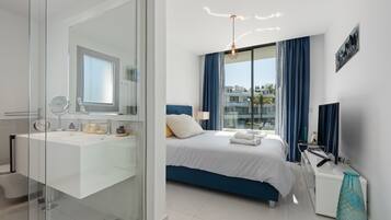3 chambres, fer et planche à repasser, Wi-Fi gratuit, draps fournis
