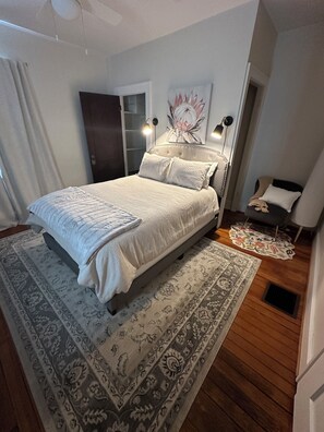 2 chambres, fer et planche à repasser, Wi-Fi, draps fournis