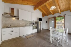 Kühlschrank, Ofen, Herdplatte, Geschirrspüler