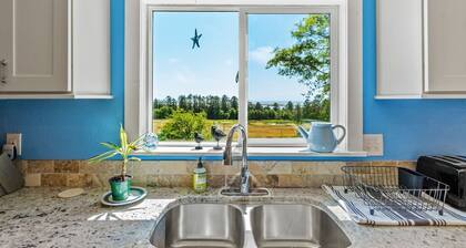 4-bedroom house in Smith River near the beach, fishing, and Redwoods