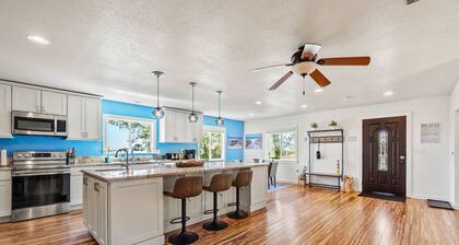 4-bedroom house in Smith River near the beach, fishing, and Redwoods