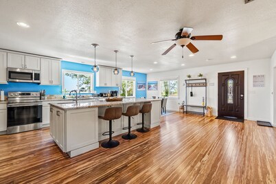 4-bedroom house in Smith River near the beach, fishing, and Redwoods