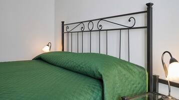 1 chambre, fer et planche Ă repasser, Wi-Fi gratuit, draps fournis