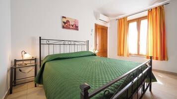 1 chambre, fer et planche Ă repasser, Wi-Fi gratuit, draps fournis