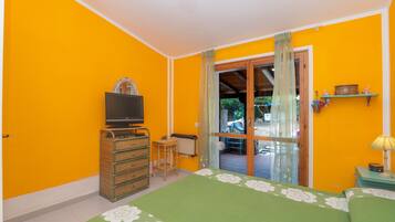 1 sovrum och sängkläder