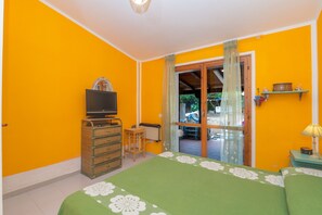 1 sovrum och sängkläder