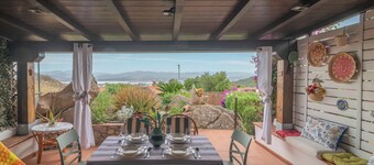 Holiday Home 'Rosemary House' with Air Conditioning