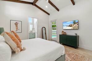 4 bedrooms, iron/ironing board, travel crib, free WiFi - NEW! Luxe Escape w/ Pool & Spa - Close to Beach (Naples)