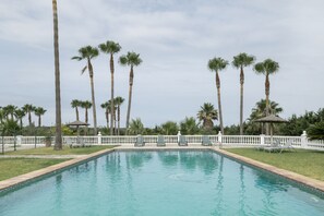 Pool - Apartment 'Suite 7  In Natural Park' with Shared Pool, Wi-Fi and Air Conditioning (Barbate)