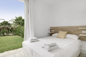 1 bedroom, iron/ironing board, free WiFi, bed sheets - Apartment 'Suite 7  In Natural Park' with Shared Pool, Wi-Fi and Air Conditioning (Barbate)