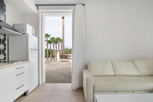 Apartment 'Suite 5  In Natural Park' with Shared Pool, Wi-Fi and Air Conditioning