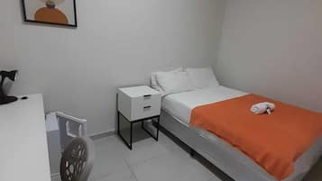 Comfort Double Room | Desk, laptop workspace, free WiFi, bed sheets