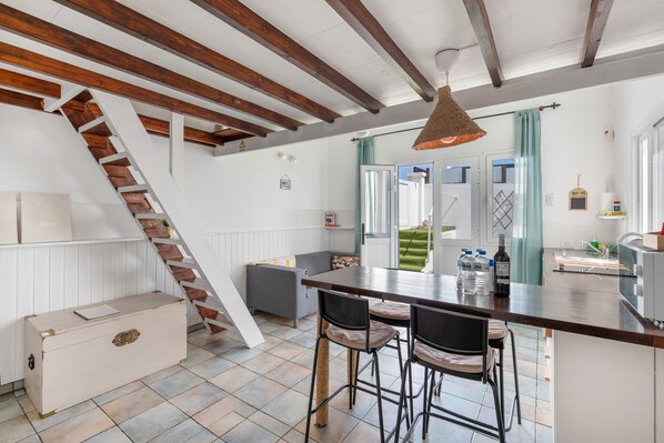 TV - Vacation Home 'Chinija' with Mountain View, Shared Terrace and Wi-Fi (La Vegueta)