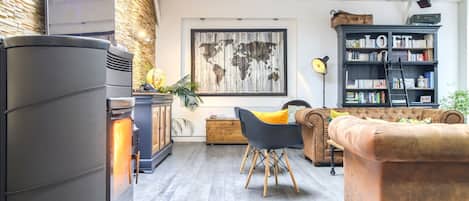 TV, fireplace, video games, DVD player