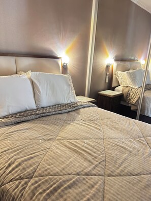 2 bedrooms, desk, iron/ironing board, free WiFi
