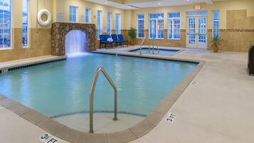 Piscine couverte, piscine extérieure