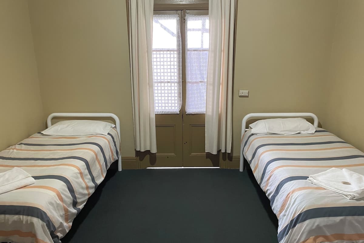 Twin Room | Free WiFi, bed sheets