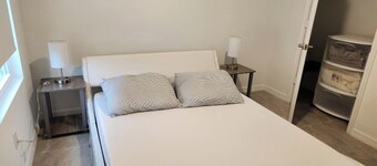 Charming lodge in marvelous Port St. Lucie with WiFi, AC