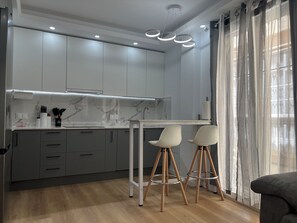 Fridge, microwave, oven, stovetop