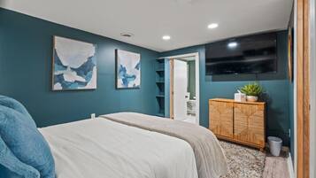 3 Schlafzimmer, Schreibtisch, Bügeleisen/Bügelbrett, Reisekinderbett