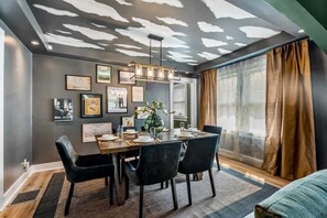 Dining - The Paper Plane: Pool|Sauna|Poker Room|Sleeps 8 (Dayton)