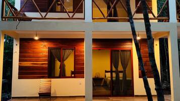 Chanuk #24 | Espacio para trabajar con laptop y wifi gratis