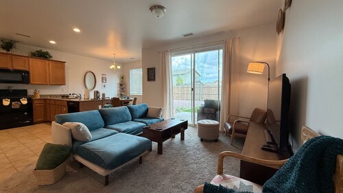 Reset Near Flagstaff | 2BR + Office | Fully Fenced Yard | Fast Wi-Fi | No Stairs